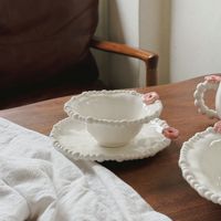 Mug à café en céramique rose avec bordure perlée et motif floral, et assiette à dîner en céramique créative et simple pour la maison et les mariages