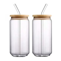 Verres à bière en forme de boîte de 16oz en borosilicate soufflé à la main avec couvercle en bambou et paille de verre pour brosse à paille de jus de thé en cadeau
