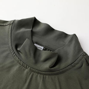 Camiseta Deportiva de Manga Larga para Hombre, Corte Ajustado, 190 GSM, Compresión Elástica, para Gimnasio y Running, Diseño Liso Teñido, con Logotipo Personalizado OEM - Product Image 3