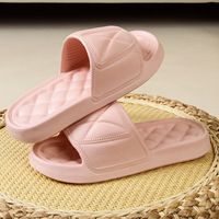 Claquettes EVA pour femmes, confortables, faciles à enfiler, pantoufles pour femmes, chaussures de douche intérieures et extérieures, essentielles pour la plage, claquettes Cloud