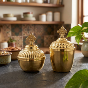 Tarro de especias redondo dorado con tapa y cuchara, contenedor metálico vintage hecho a mano para almacenamiento en la cocina, diseño hermético - Product Image 6