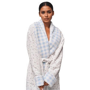 Peignoir décontracté en <span class=keywords><strong>polaire</strong></span> réversible de haute qualité personnalisé pour femmes Extra long Doux rayé en peluche Toutes saisons - Product Image 1