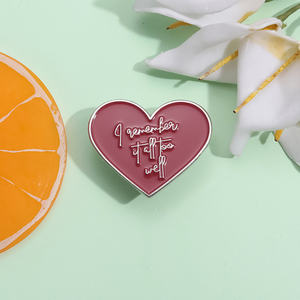 Pin Esmaltado de Cantante Famoso con Letra de Música Clásica y Logo de Álbum Pop para Decorar Sudaderas y Mochilas - Product Image 2