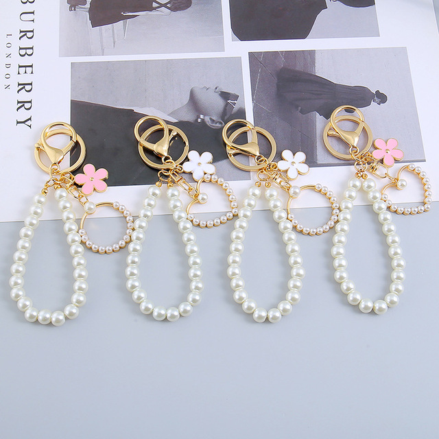 Wholesale Pearl Bead Mobile Phone Lanyard Key Chains Cute Flower Charms Keychain Pendant Pearl Chain Bag Decoration Keychain