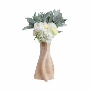 Vaso in porcellana testurizzata con silhouette fluida per un tocco decorativo nel soggiorno - Product Image 2