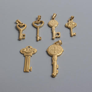 Colgante de llave de esqueleto vintage de acero inoxidable chapado en oro de 18K para fabricación de joyas DIY - Product Image 6