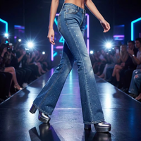 Jean en denim déchiré taille haute micro-évasé Y2K scintillant avec cristaux, coupe ample respirante, jambe large, longueur genou, style fête mignon pour femme