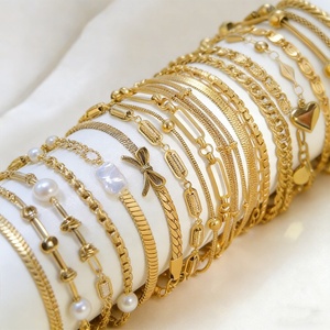 Bracelets personnalisés OEM pour femmes et hommes, étanches, en zircone, en forme de cœur, en acier inoxydable plaqué or 18 carats, chaîne cubaine pour femmes - Product Image 1