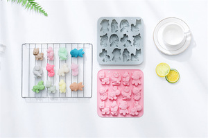 Moule en silicone à 12 cavités, design animaux, de qualité alimentaire, réutilisable, mignon, magnétique, pour chocolat, bonbons et glaçons DIY - Product Image 4