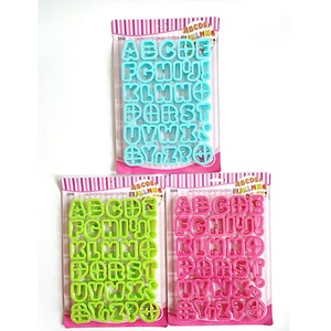 34 Uds _ set <span class=keywords><strong>grandes</strong></span> <span class=keywords><strong>moldes</strong></span> <span class=keywords><strong>de</strong></span> pastel del alfabeto figura plástico letra Fondant molde cortador <span class=keywords><strong>de</strong></span> galletas número molde <span class=keywords><strong>de</strong></span> pastel herramientas <span class=keywords><strong>de</strong></span> decoración <span class=keywords><strong>para</strong></span> hornear - Product Image 5