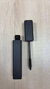 Envase Cuadrado Negro Mate de 10 ml para Rímel con Logotipo Personalizado, Botella Vacía para Suero de Cejas con Etiqueta Privada y Cepillo de Silicona - Product Image 6