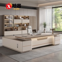 Muebles de oficina blancos de lujo, escritorio de oficina, mesa para gerente/director, escritorio ejecutivo con luz LED y gabinete para oficina de jefe/director.