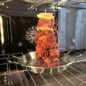 Four à barbecue vertical Al Pastor avec fumoir, boîte de 10 pouces, plat de cuisson pour <span class=keywords><strong>dinde</strong></span>, 5 grilles amovibles en bambou et charbon de bois - Product Image 4