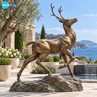 Sculpture de cerf en bronze élégante, moulage à la cire perdue, statue d'animal sauvage, décoration extérieure personnalisée pour hôtel, villa, jardin, paysage