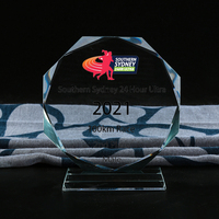 Trophée en cristal K9 de forme octogonale, personnalisable et gravé, de haute qualité, en cristal brut, vente en gros à Guangzhou