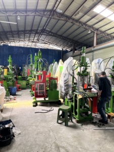 Máquina <span class=keywords><strong>de</strong></span> Moldeo por Inyección <span class=keywords><strong>de</strong></span> Plástico Automática Vertical <span class=keywords><strong>de</strong></span> <span class=keywords><strong>Segunda</strong></span> <span class=keywords><strong>Mano</strong></span>, Pequeña, 15T/25T/35T/55T - Product Image 6