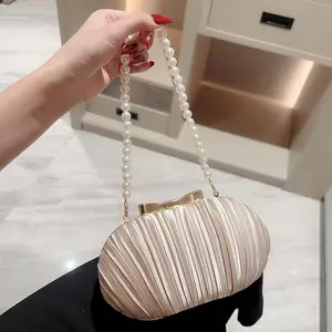 Pochette di lusso da donna in seta satinata per festa nuziale da sposa con manico in perla