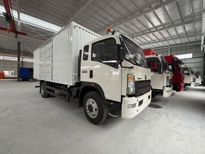 Très populaire en Afrique, camion de fret Sinotruk Howo à moteur diesel avec cabine et caisse de chargement fermée avec portes arrière et latérales - Product Image 3