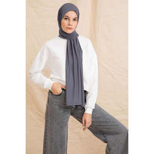 Bufanda de algodón para mujer, color antracita, larga, ligera, tradicional, tipo chal. - Product Image 3