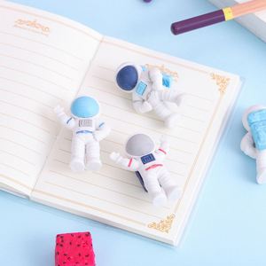 Gomme à effacer 3D en caoutchouc motif astronaute de dessin animé Kawaii 2025 – Papeterie idéale pour les enfants et les étudiants coréens, avec un design mignon - Product Image 3
