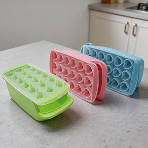 Juego de bandejas para cubitos de hielo en forma de corazón, rosa, verde, azul, material PP, para uso en verano - Product Image 1