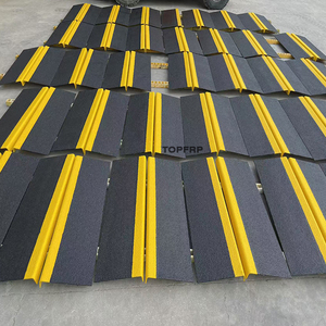 Fibre de verre Gfrp Deck Strip Antidérapant Escalier <span class=keywords><strong>Carborundum</strong></span> Anti Slip Strip Sécurité Escalier Stread Anti Skid Step Protector - Product Image 5