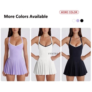 Tenue de sport personnalisée à blocs de couleur avec dos croisé et jupe plissée pour femme, idéale pour le golf, le pickleball, l'exercice, le sport et le tennis, avec short intégré - Product Image 5