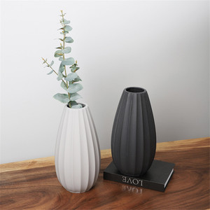 Jarrón Decorativo <span class=keywords><strong>de</strong></span> Cerámica Moderna para Hotel, Diseño Vertical en Relieve, Color Mate <span class=keywords><strong>de</strong></span> Porcelana, <span class=keywords><strong>Jarrones</strong></span> <span class=keywords><strong>de</strong></span> <span class=keywords><strong>Arcilla</strong></span> para Decoración <span class=keywords><strong>de</strong></span> Mesa del Hogar - Product Image 2