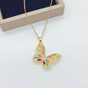 สร้อยคอแฟชั่นจี้ผีเสื้อพลอยเทียมสีทองทรงลูกบาศก์เซอร์โคเนียสำหรับงานเลี้ยงวันเกิดของขวัญผู้หญิงขายส่ง - Product Image 3