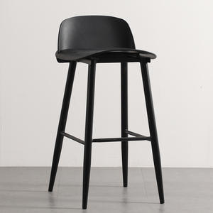 Tabourets de bar commerciaux modernes et minimalistes de style nordique, à pieds hauts, avec structure en acier au carbone PP, chaises durables pour salle à manger, café et salons - Product Image 1