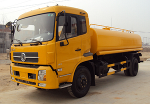Marca Chufei, camión rociador de agua y combustible diésel de <span class=keywords><strong>10000</strong></span> litros, nueva condición, transmisión Manual, estándar de emisión Euro 3 a la venta - Product Image 3