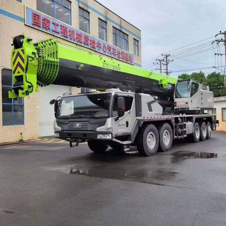 Ergonomic 130Ton Building Machinery Hydraulic Crane ZTC1300VS863 Truck ...