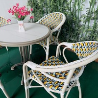 Chaise de salle à manger d'extérieur en rotin tressé à la main avec structure métallique pour jardins, cours, cafés, salons de thé, ensemble table et chaises de loisirs