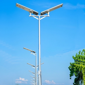 Lampe de rue solaire intégrée tout-en-un IP65 pour l'aménagement paysager, 2000 watts, haute luminosité, caméra de sécurité intégrée - Product Image 3