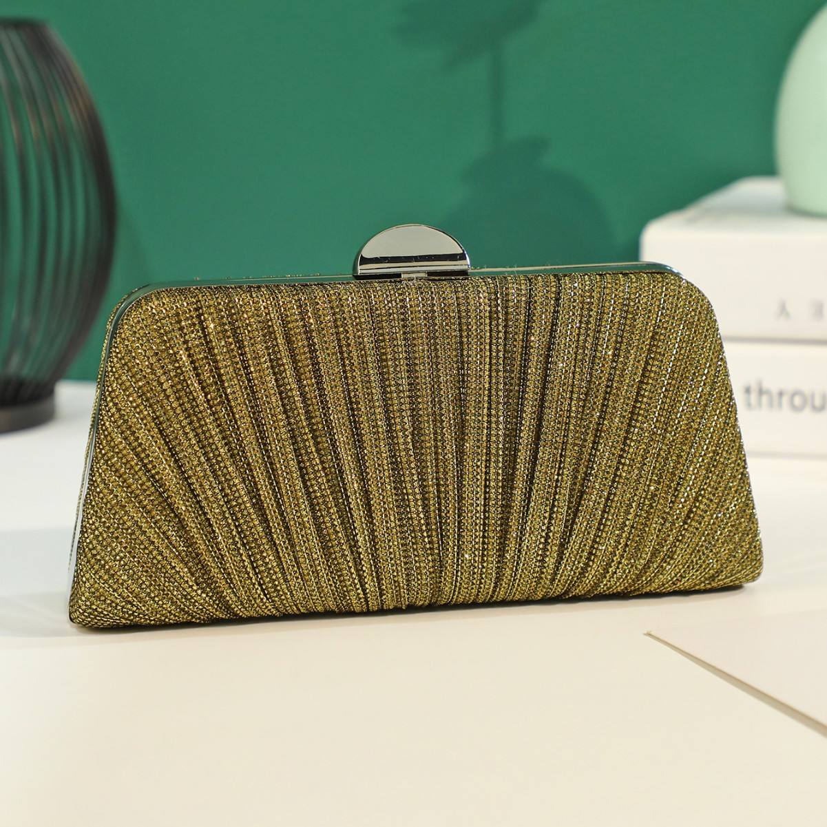 สีน้ำตาล