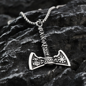 Collar con Colgante de Hacha Vikinga de Acero Inoxidable Estilo Nórdico Retro para Hombre, con Diseño de Copo de Nieve, Geométrico Asimétrico, Regalo Temático - Product Image 1