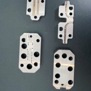 OEM độ chính xác cao khoan dung gia công dịch vụ xuất khẩu toàn cầu đã sẵn sàng Độ chính xác thiết kế sản xuất khuôn thép không gỉ - Product Image 3