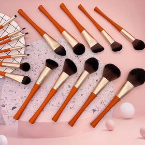 YRX 17 Uds accesorio de atracción magnética montaje succión fijo novedoso herramientas de maquillaje herramientas de belleza Oem/Odm cepillo de maquillaje personalizado - Product Image 6
