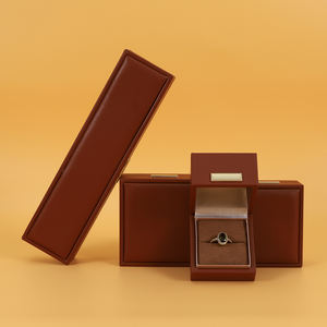 Boîte à bijoux carrée en velours, personnalisable avec logo, pour collier et bracelet, boîte à bagues en cuir marron sécurisée, vente en gros par l'usine SIFOO. - Product Image 4