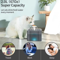 Fontaine à eau pour chat Fontaine à eau ultra silencieuse pour chat 2L/67oz avec lumière LED Filtre à charbon actif Fontaine à eau pour animaux de compagnie pour chats et chiens