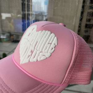 HN0001 Gorras y sombreros al por mayor en blanco para bordado, personalizados para deportes al aire libre, golf, gorra de béisbol de espuma, gorra trucker de malla con estampado en relieve - Product Image 4