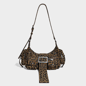 Factory 2026 Trendy One-Shoulder Underarm Motorcycle Bag Unique Punk Style Stylish for Girls Versatile Stud Belt Buckle Handbags - Product Image 4