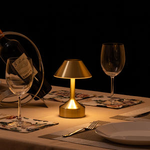 Lámpara de Mesa Inalámbrica Recargable de Aluminio al por Mayor, con Clasificación IP54, Control Remoto, Diseño Moderno y Flexible, Pieza Decorativa Elegante para Dormitorio - Product Image 3