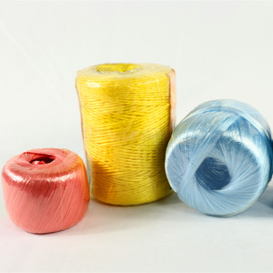 Bon marché <span class=keywords><strong>Prix</strong></span> Film <span class=keywords><strong>Ficelle</strong></span> 1 2 3 Plis Torsadé Agriculture Presse <span class=keywords><strong>Ficelle</strong></span> Plastique PP Chaîne PP Film Corde En Bobine Boule - Product Image 4