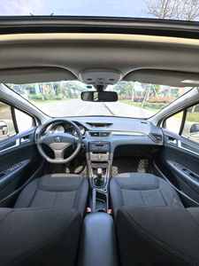 Berline d'occasion économique Peugeot <span class=keywords><strong>308</strong></span> <span class=keywords><strong>2014</strong></span> 1.6L 5MT LHD Coffre 565L Compacte Française Fiable pour l'Exportation - Product Image 6
