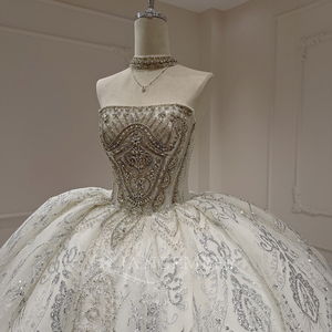 Xx94 Vestido de Novia Moderno de Encaje Barroco Color Marfil, Largo hasta el Suelo, con Cuentas de Cristal, Corsé sin Tirantes, Estilo Princesa, Velo y Cola Capilla - Product Image 5