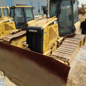 Bulldozer Usado de Alta Calidad D5K Fabricado en EE. UU. con Alto Momento de Carga, Capacidad de Empuje de 10 m, 23400 kg, en Venta - Product Image 1