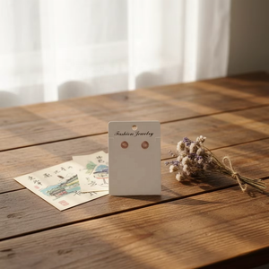 Cartoncini per <span class=keywords><strong>Gioielli</strong></span> 6x9 cm con Superficie Texturizzata, per Collane e Orecchini, Personalizzabili con Logo, Vendita all'Ingrosso - Product Image 1