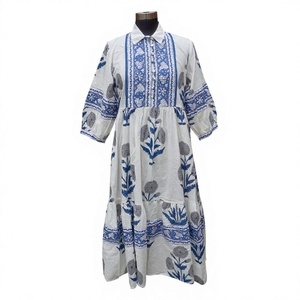 Robe longue trapèze d'été vintage en coton fait main, confortable et élégante, imprimé floral, idéale pour les fêtes, cadeau personnalisé pour femme - Product Image 1