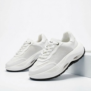 Sneakers de course pour hommes en cuir véritable – un design populaire alliant style noble et styles contemporains - Product Image 1